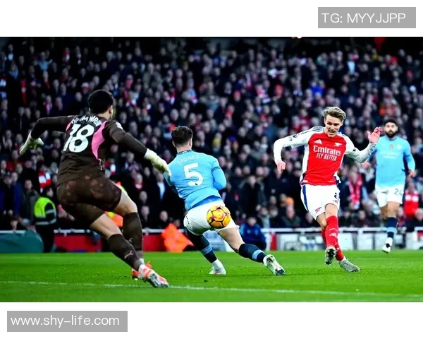 回顾2018年阿森纳与曼城经典对决精彩比赛视频分析与亮点回放