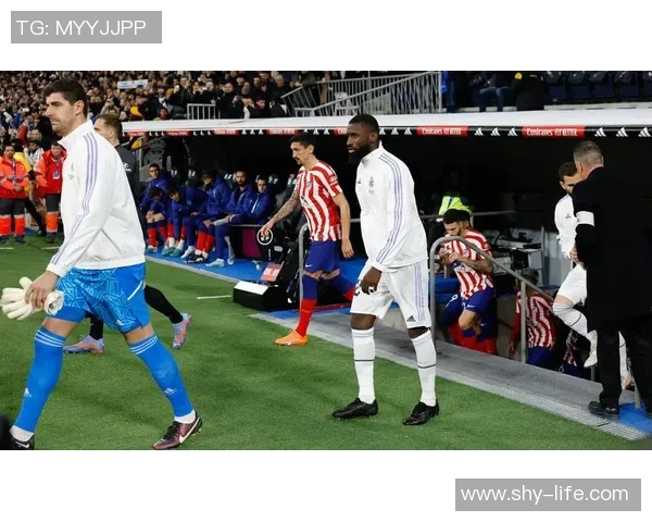 皇马对阵那不勒斯詹俊解说精彩瞬间回顾与分析