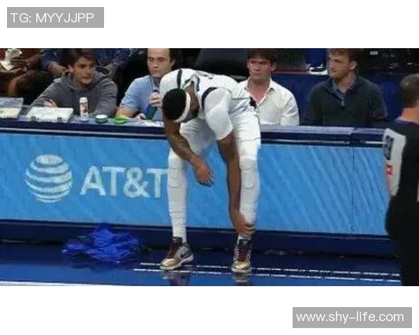 废物时刻刷到2分防止挂零！浓眉哥打出最羞耻一战